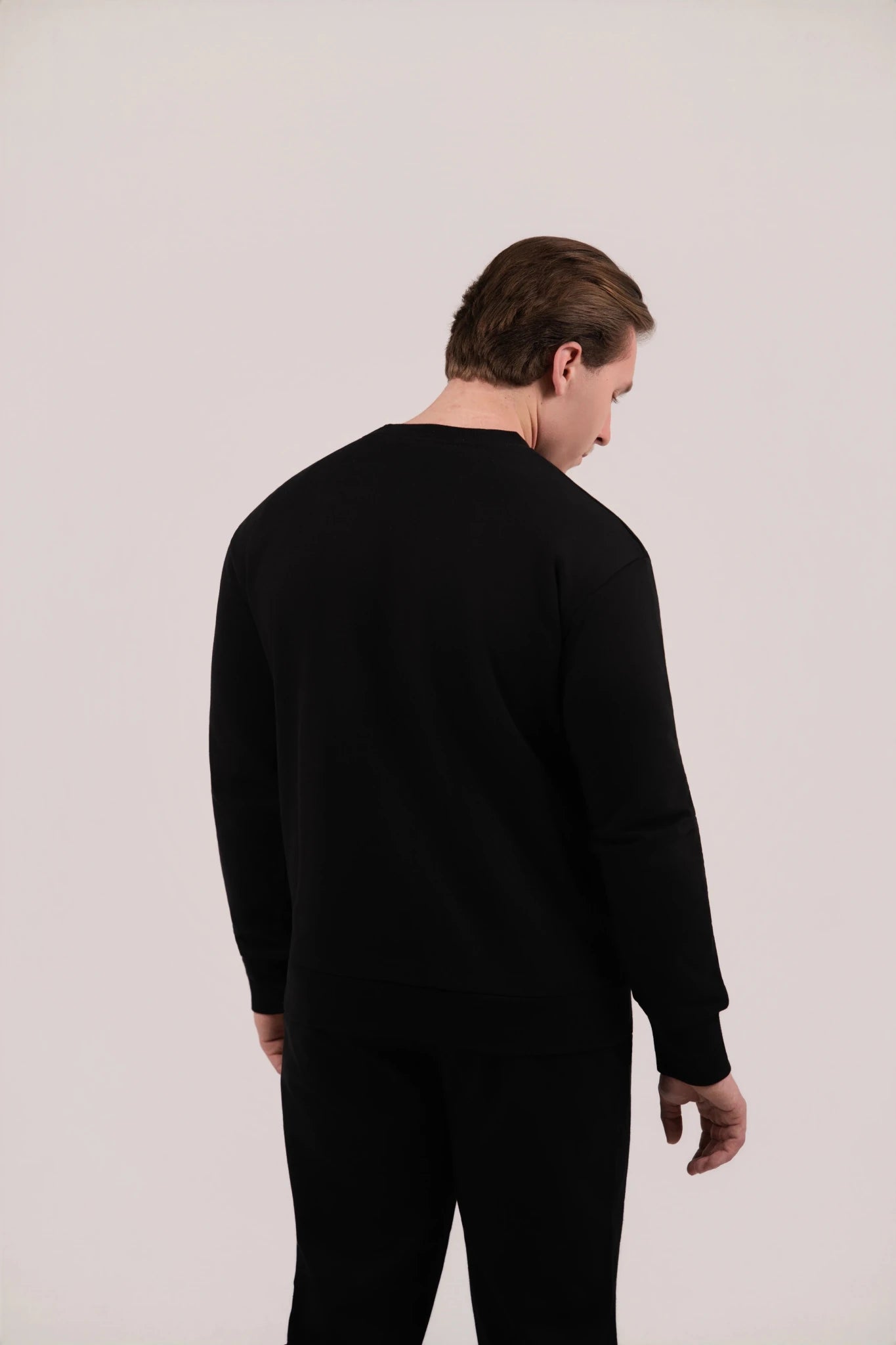 Essential Crewneck - HUNGRYTIGER