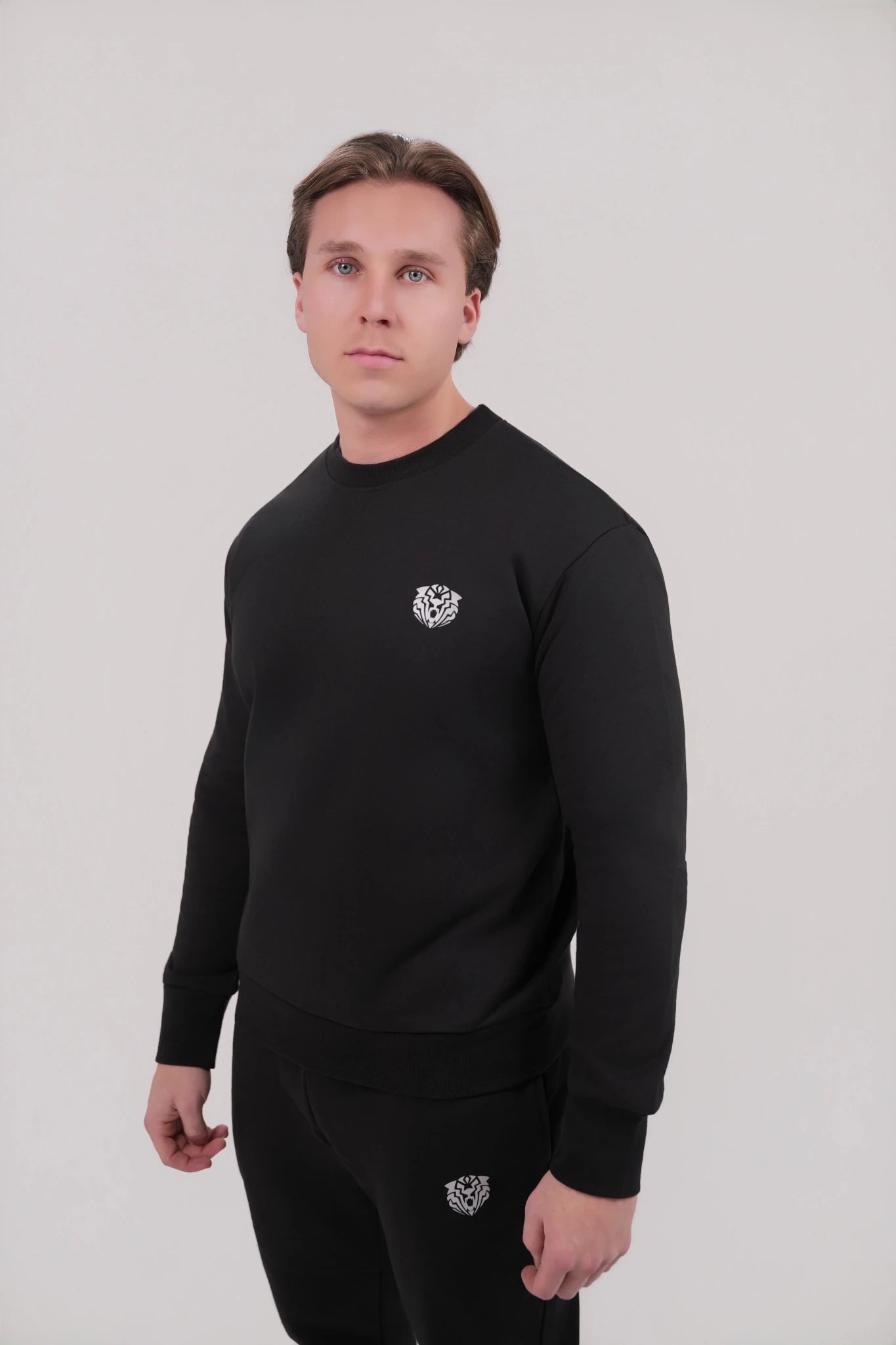 Essential Crewneck - HUNGRYTIGER